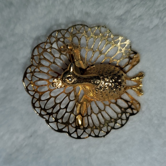 Vintage Gold Tone Peacock Brooch - Picture 6 of 6